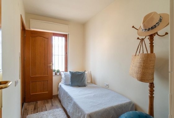 Resale - Apartment - Torrevieja - Playa De Los Naufragos
