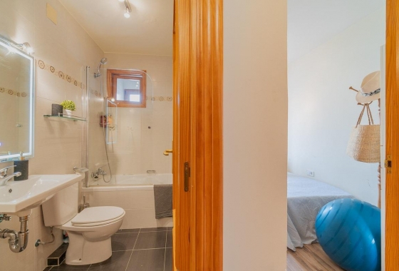 Resale - Apartment - Torrevieja - Playa De Los Naufragos