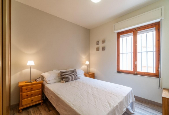 Resale - Apartment - Torrevieja - Playa De Los Naufragos