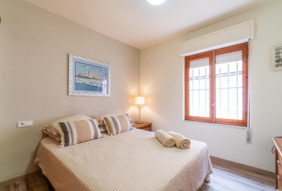 Resale - Apartment - Torrevieja - Playa De Los Naufragos