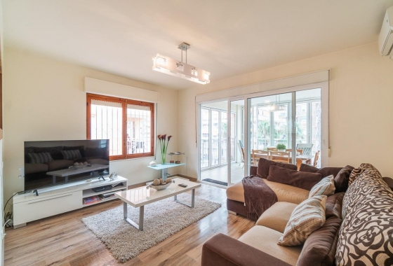Resale - Apartment - Torrevieja - Playa De Los Naufragos