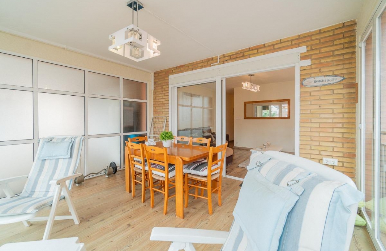 Resale - Apartment - Torrevieja - Playa De Los Naufragos