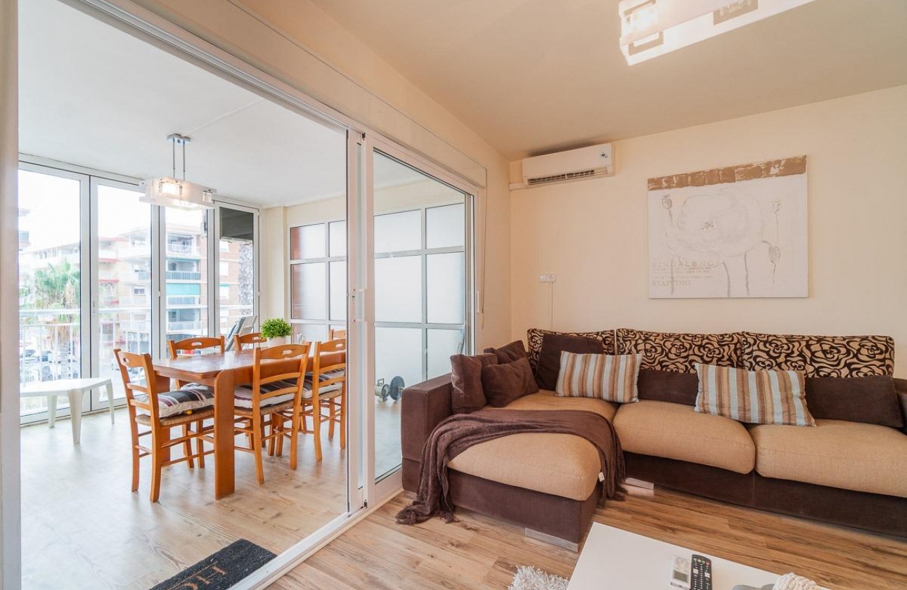 Resale - Apartment - Torrevieja - Playa De Los Naufragos