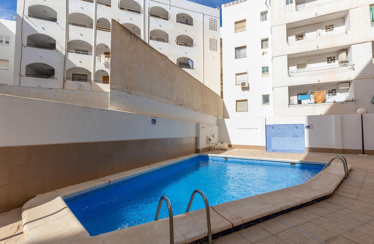 Resale - Apartment - Torrevieja - Centro