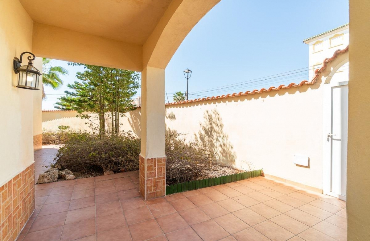 Rynek wtórny - Villa - Torrevieja - La Mata