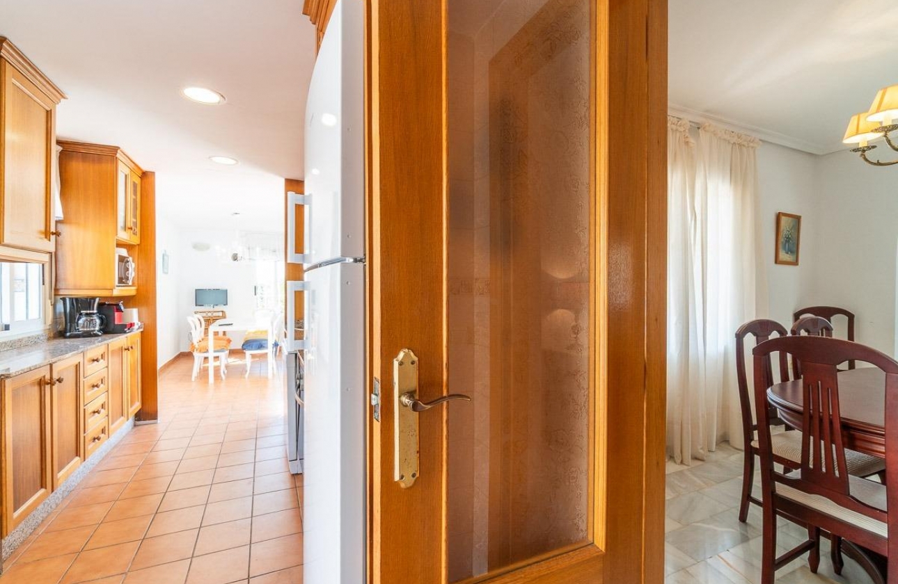 Rynek wtórny - Villa - Torrevieja - La Mata