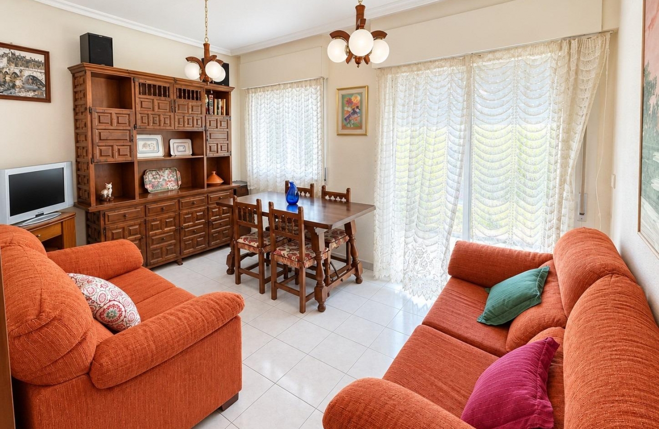 Rynek wtórny - Apartament - Torrevieja - Estacion de autobuses