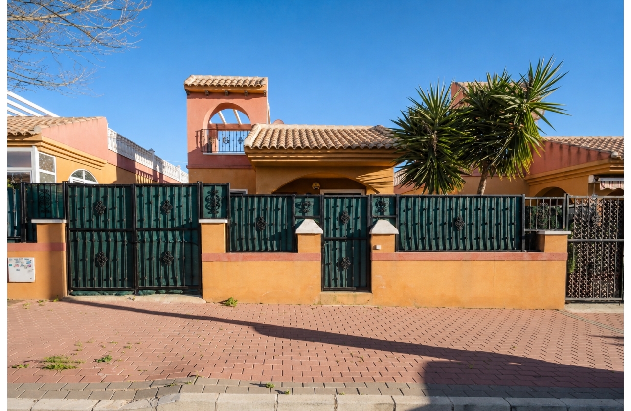 Resale - Terraced house - Torrevieja - Aguas Nuevas