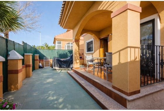 Resale - Terraced house - Torrevieja - Aguas Nuevas