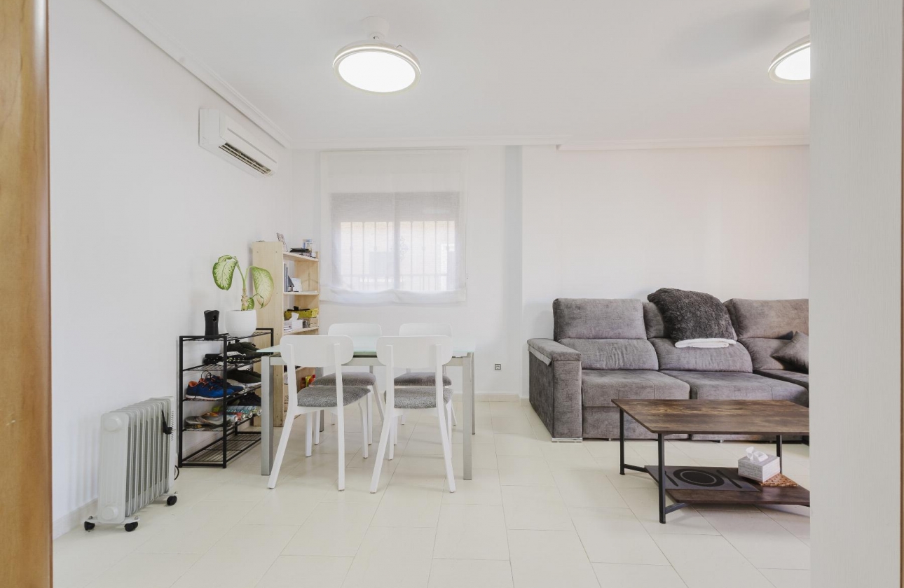Resale - Terraced house - Torrevieja - Aguas Nuevas