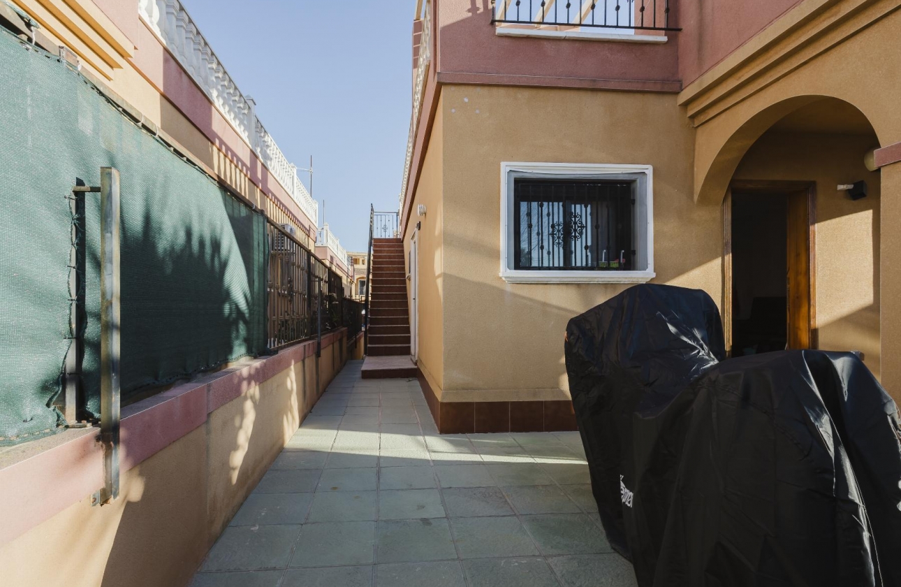 Resale - Terraced house - Torrevieja - Aguas Nuevas