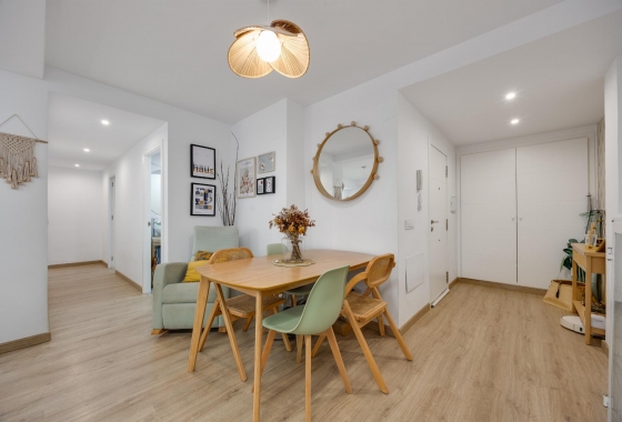 Resale - Apartment - Torrevieja - Playa De Los Naufragos