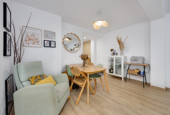 Resale - Apartment - Torrevieja - Playa De Los Naufragos
