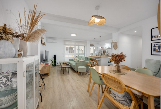Resale - Apartment - Torrevieja - Playa De Los Naufragos