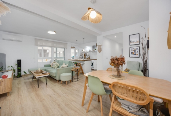 Resale - Apartment - Torrevieja - Playa De Los Naufragos
