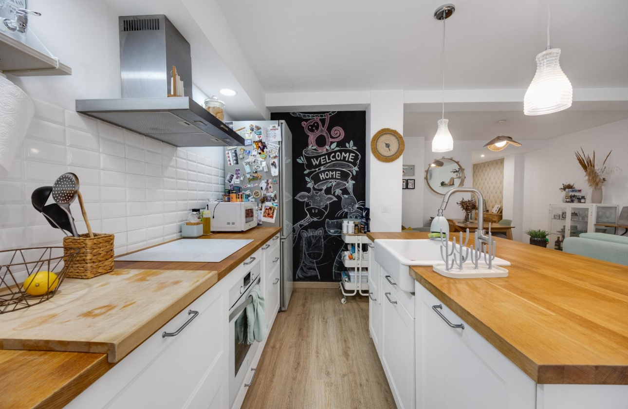 Resale - Apartment - Torrevieja - Playa De Los Naufragos
