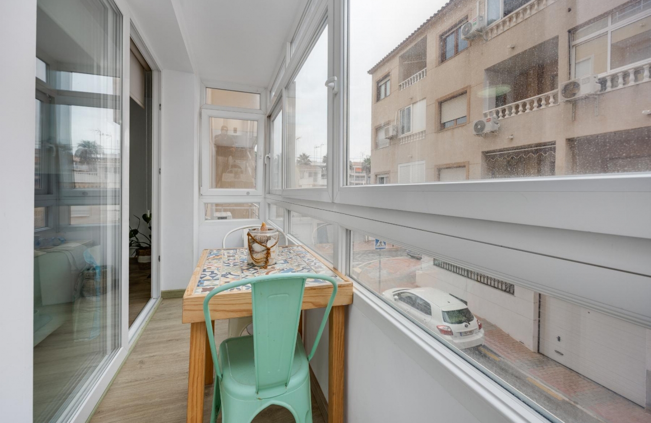 Resale - Apartment - Torrevieja - Playa De Los Naufragos
