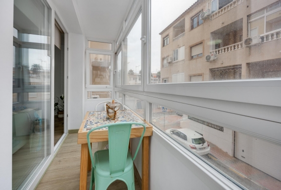 Resale - Apartment - Torrevieja - Playa De Los Naufragos