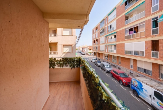 Resale - Apartment - Torrevieja - Playa De Los Naufragos