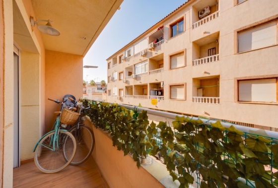 Resale - Apartment - Torrevieja - Playa De Los Naufragos