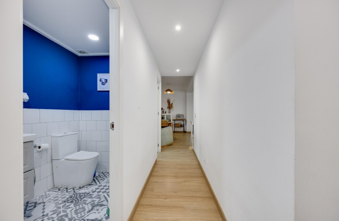 Resale - Apartment - Torrevieja - Playa De Los Naufragos
