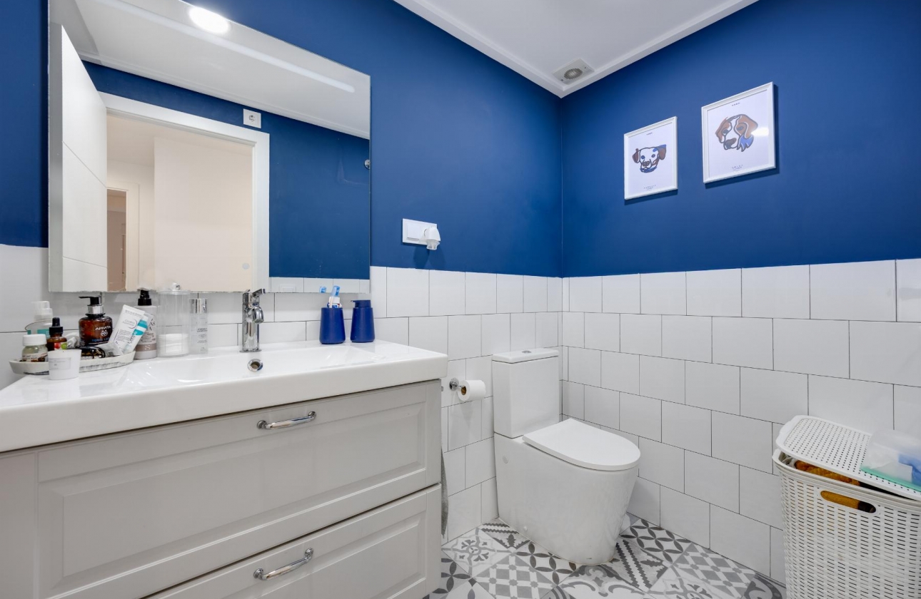 Resale - Apartment - Torrevieja - Playa De Los Naufragos