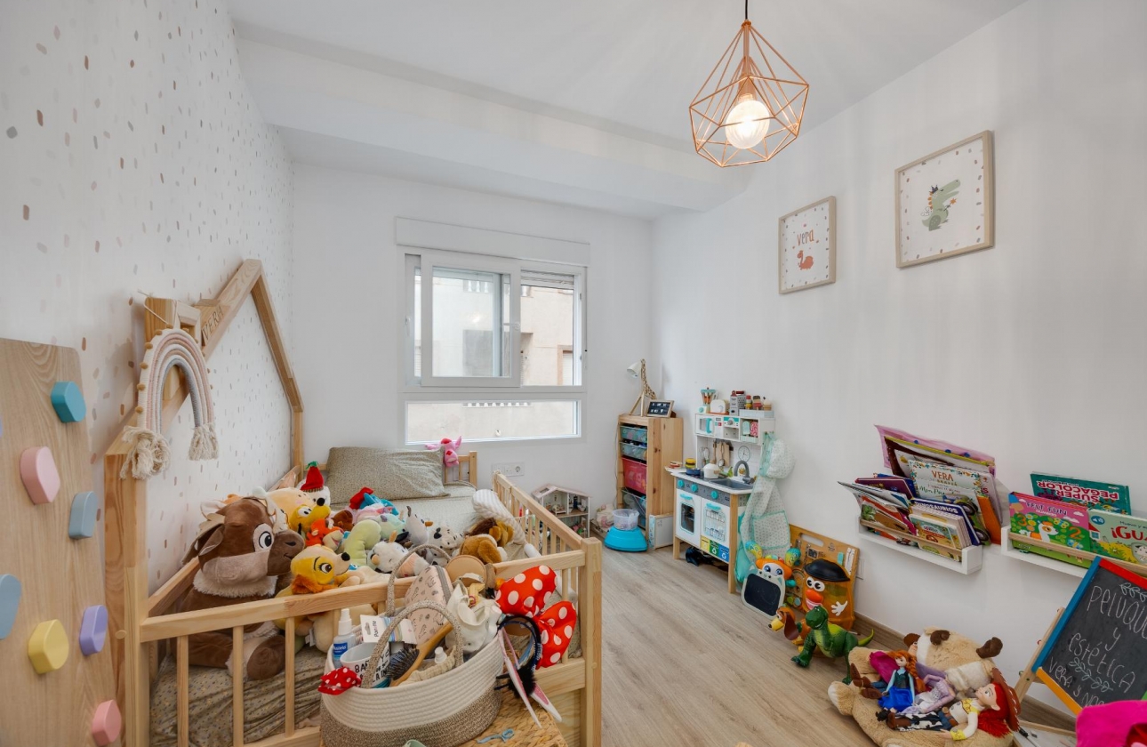 Resale - Apartment - Torrevieja - Playa De Los Naufragos
