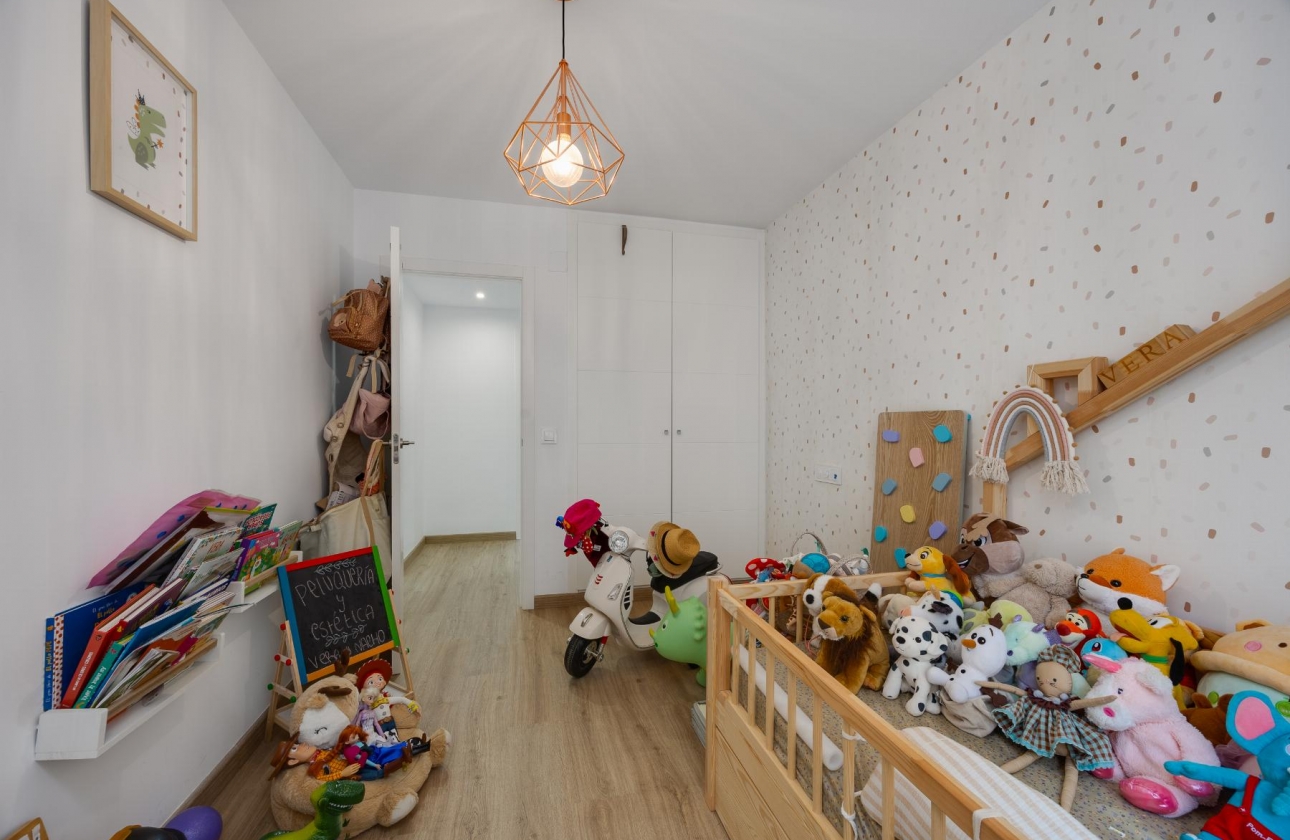 Resale - Apartment - Torrevieja - Playa De Los Naufragos