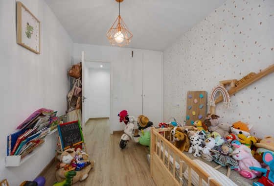 Resale - Apartment - Torrevieja - Playa De Los Naufragos