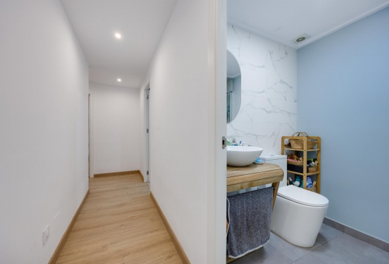 Resale - Apartment - Torrevieja - Playa De Los Naufragos