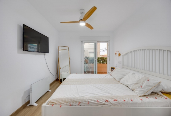 Resale - Apartment - Torrevieja - Playa De Los Naufragos
