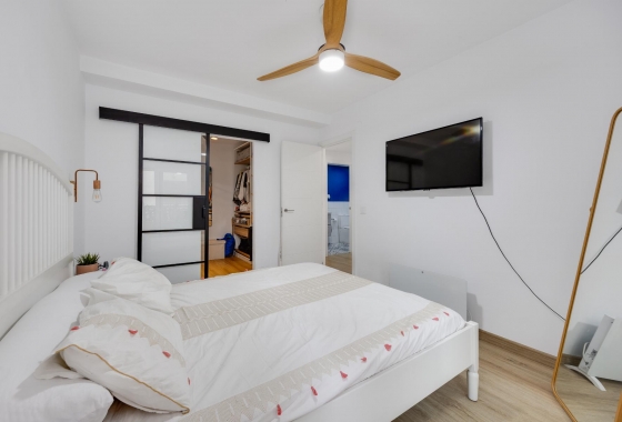 Resale - Apartment - Torrevieja - Playa De Los Naufragos