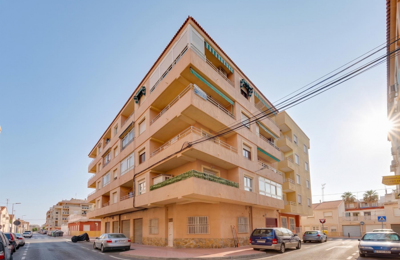 Resale - Apartment - Torrevieja - Playa De Los Naufragos