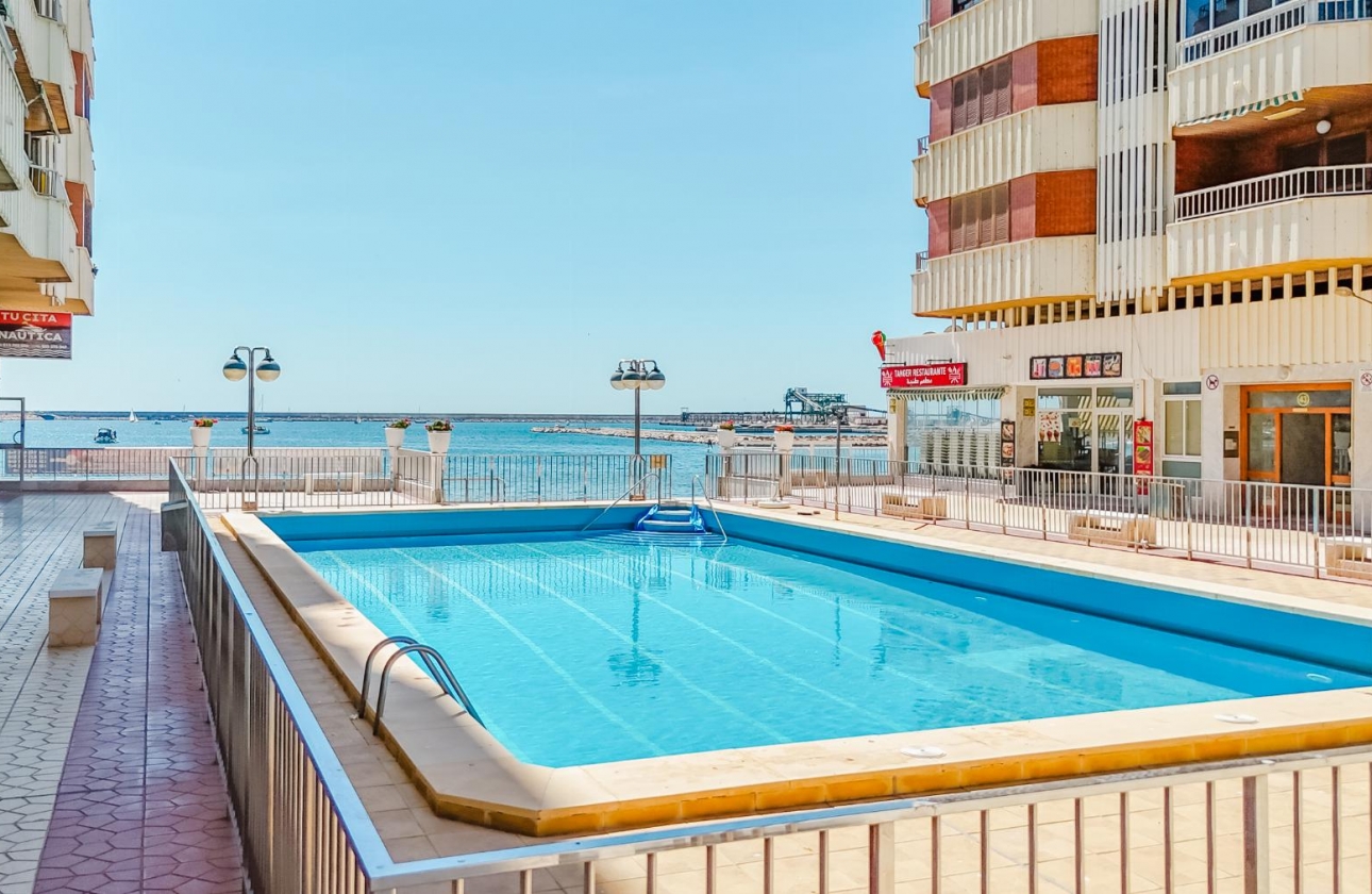 Resale - Apartment - Torrevieja - Acequion