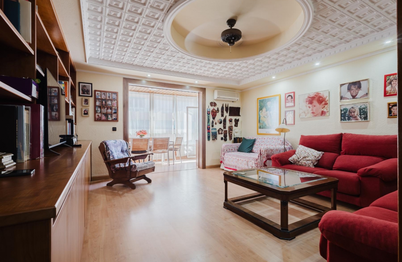 Resale - Apartment - Torrevieja - Acequion