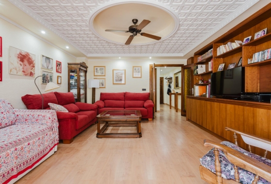 Resale - Apartment - Torrevieja - Acequion
