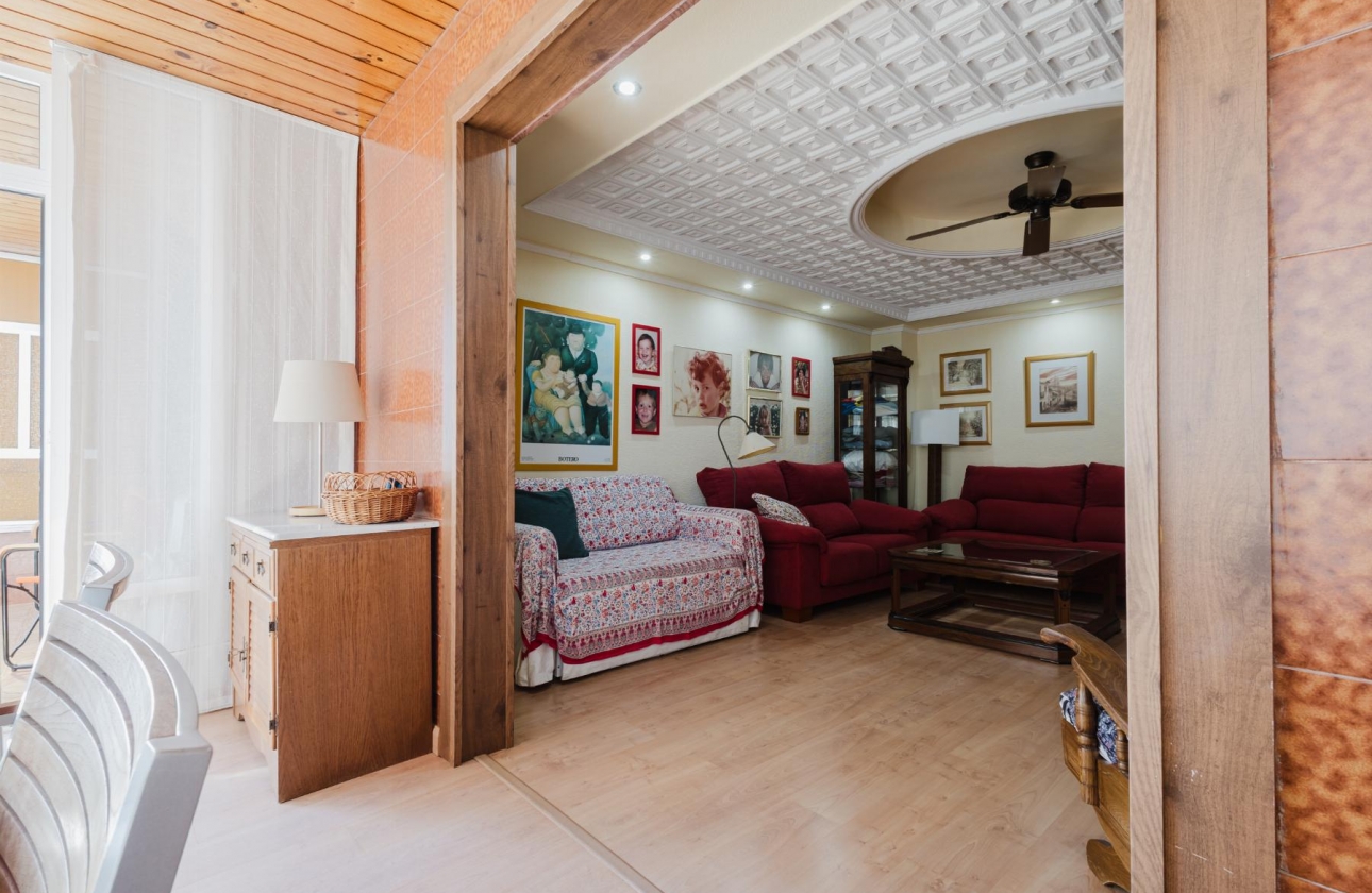 Resale - Apartment - Torrevieja - Acequion