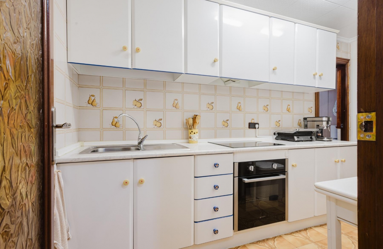 Resale - Apartment - Torrevieja - Acequion