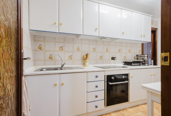 Resale - Apartment - Torrevieja - Acequion