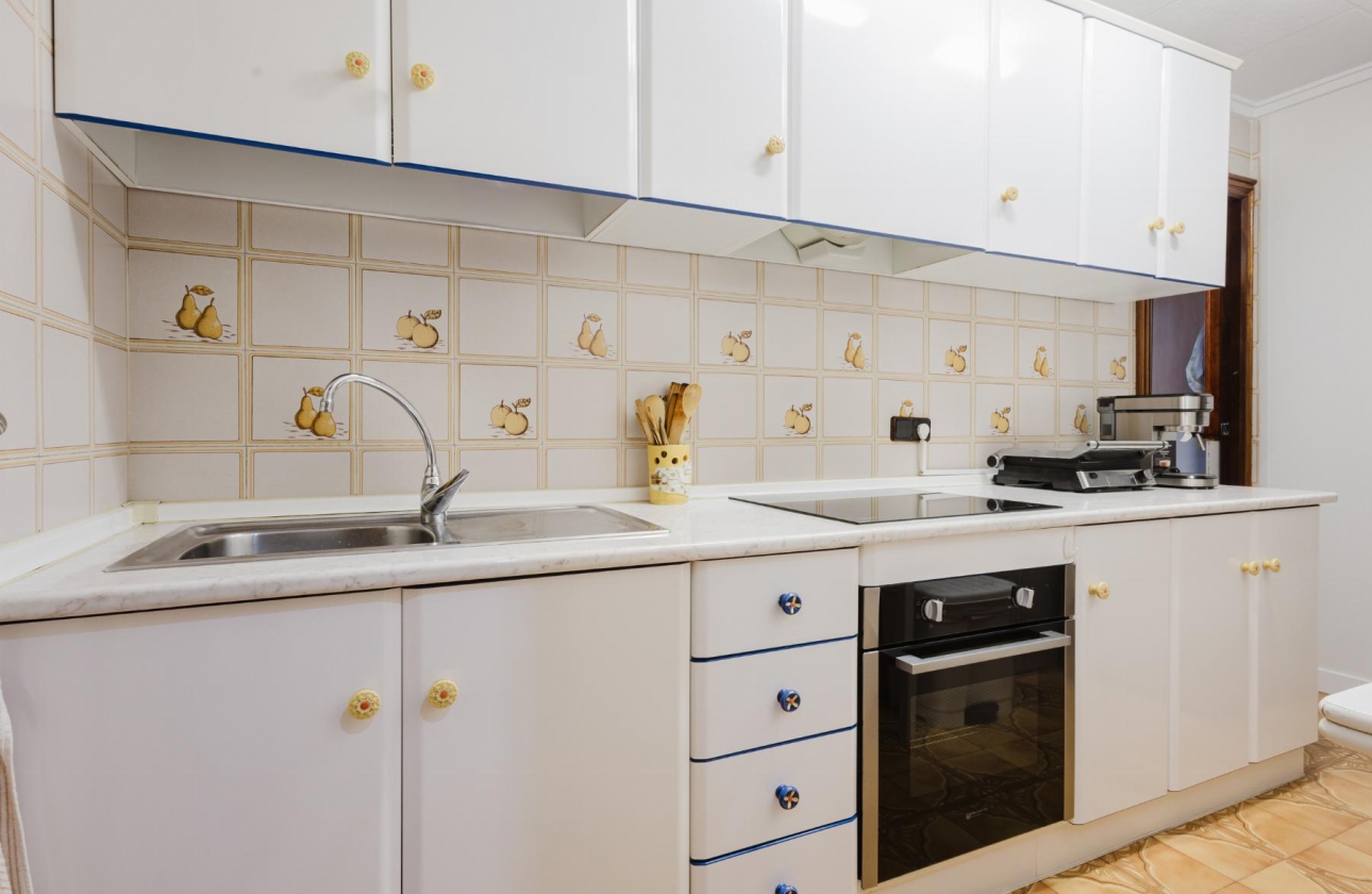 Resale - Apartment - Torrevieja - Acequion
