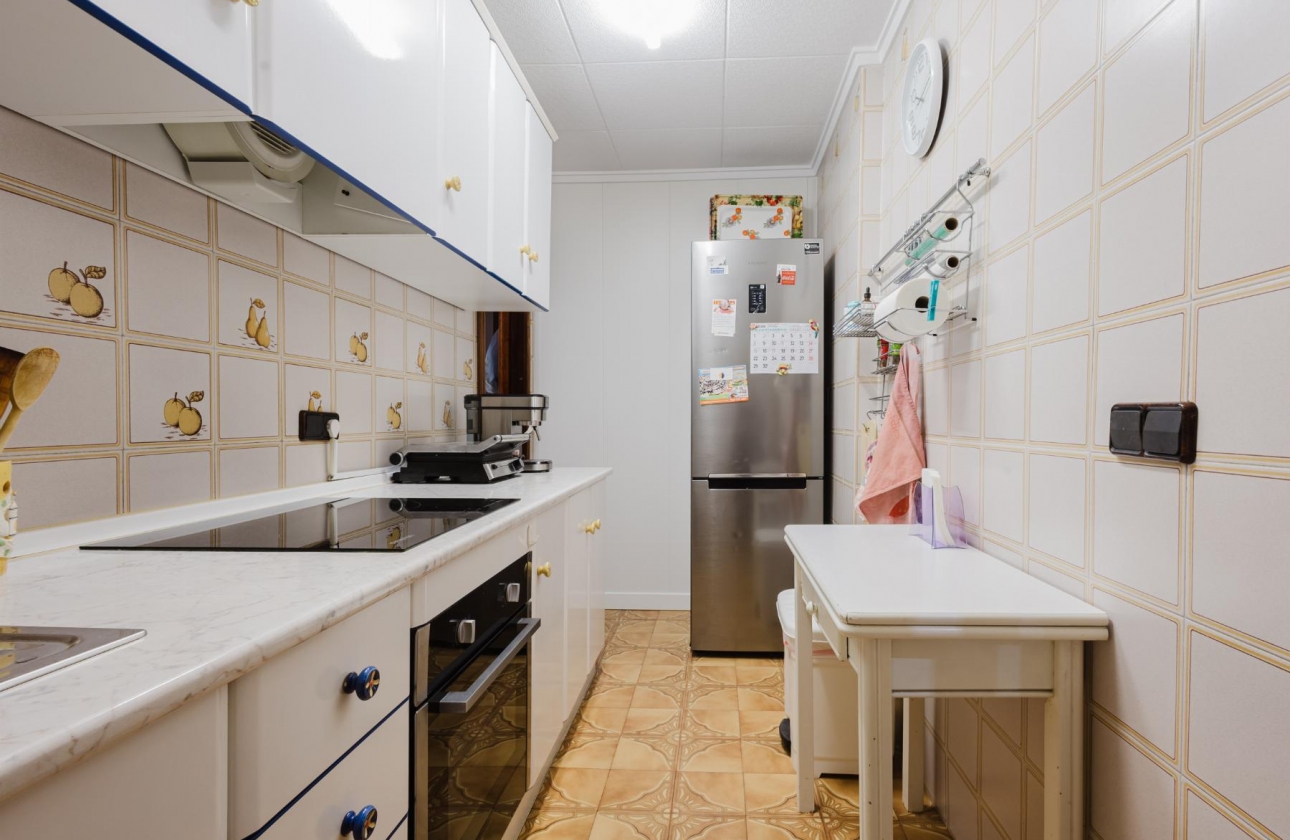 Resale - Apartment - Torrevieja - Acequion