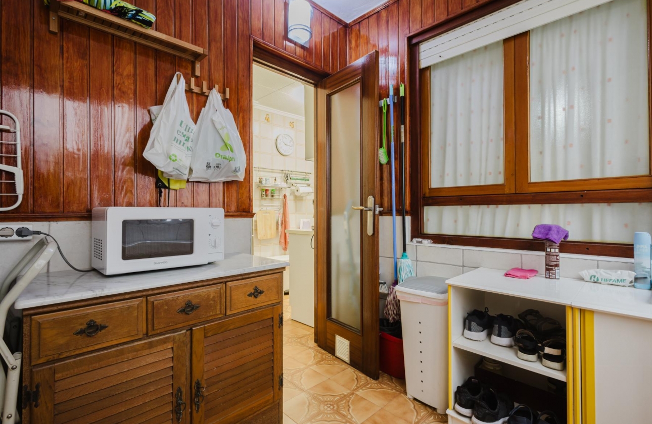 Resale - Apartment - Torrevieja - Acequion