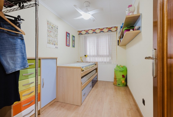 Resale - Apartment - Torrevieja - Acequion