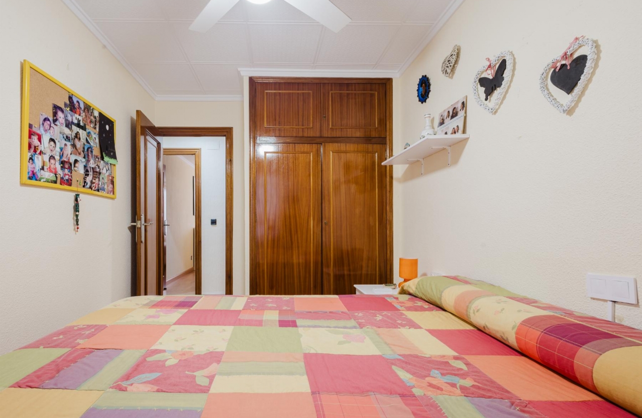 Resale - Apartment - Torrevieja - Acequion