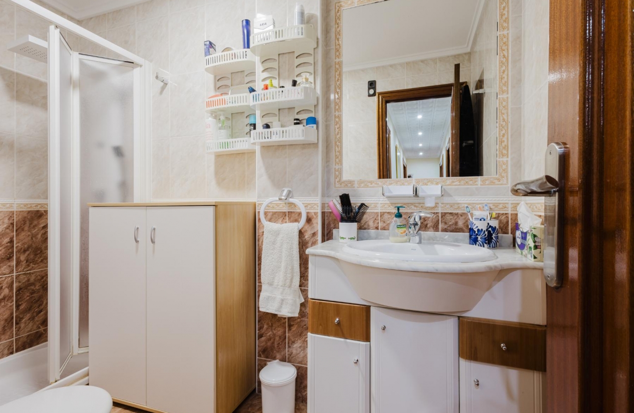 Resale - Apartment - Torrevieja - Acequion