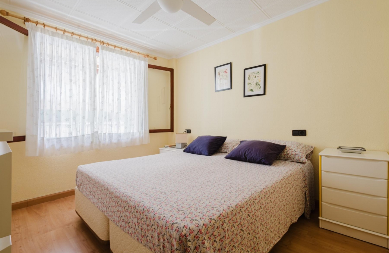 Resale - Apartment - Torrevieja - Acequion