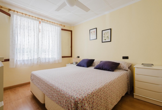 Resale - Apartment - Torrevieja - Acequion