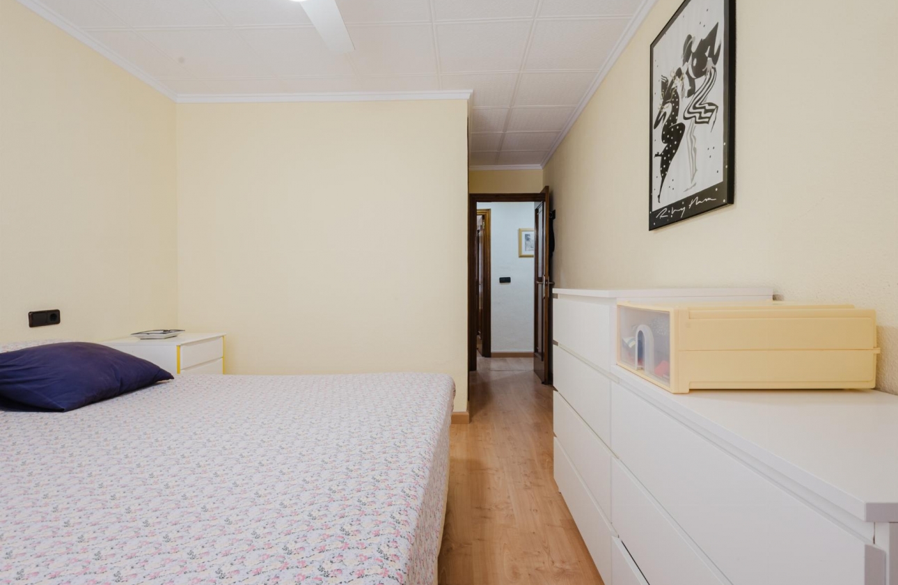 Resale - Apartment - Torrevieja - Acequion