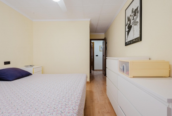 Resale - Apartment - Torrevieja - Acequion