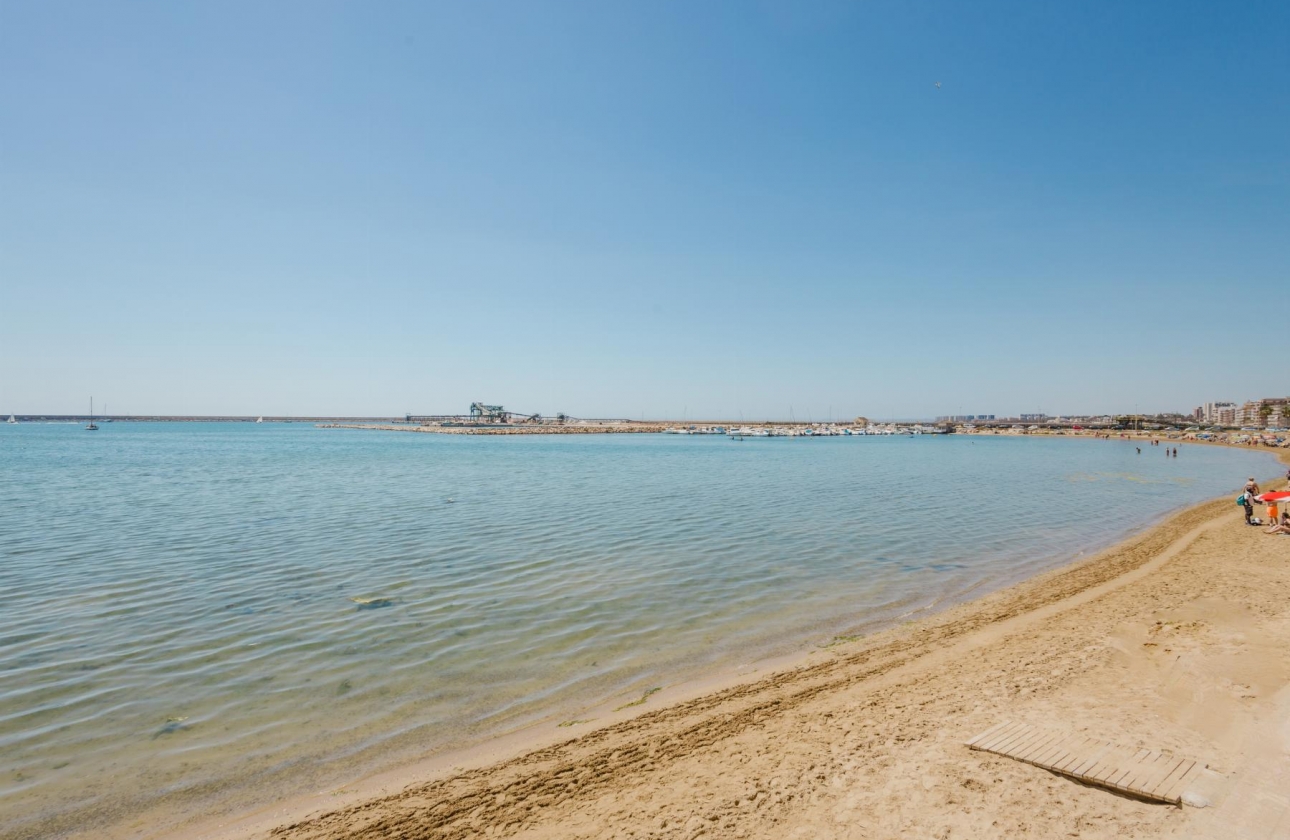 Resale - Apartment - Torrevieja - Acequion
